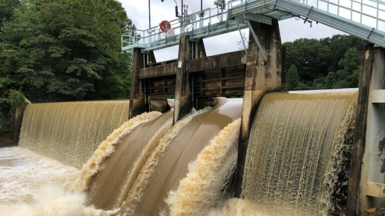 Up close picture of an operating dam.