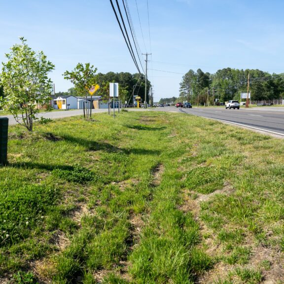 Frontage Road Grass Channel - Large
